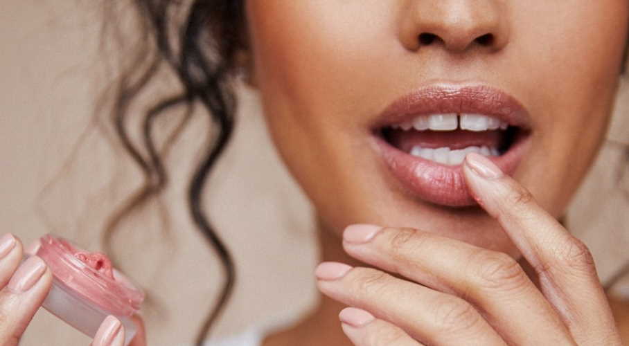 What is the difference between lip balm and lip gloss?
